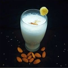 A picture of Almond Banana Dates Milkshake.