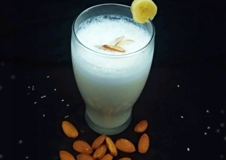 Simple Way to Prepare Super Quick Homemade Almond Banana Dates Milkshake