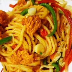 A picture of Chicken chowmein.