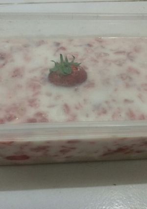 Foto resep Overnight Oats Strawberry untuk bekal kantor
