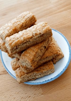 Részeges, sajtos tepertős stangli recept fotója