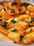 Langostinos y setas Eryngii al ajillo