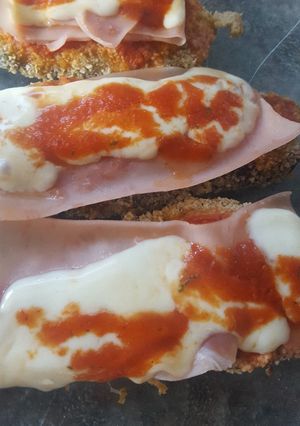 Una foto de Milanesa de berenjenas a la napolitana!!