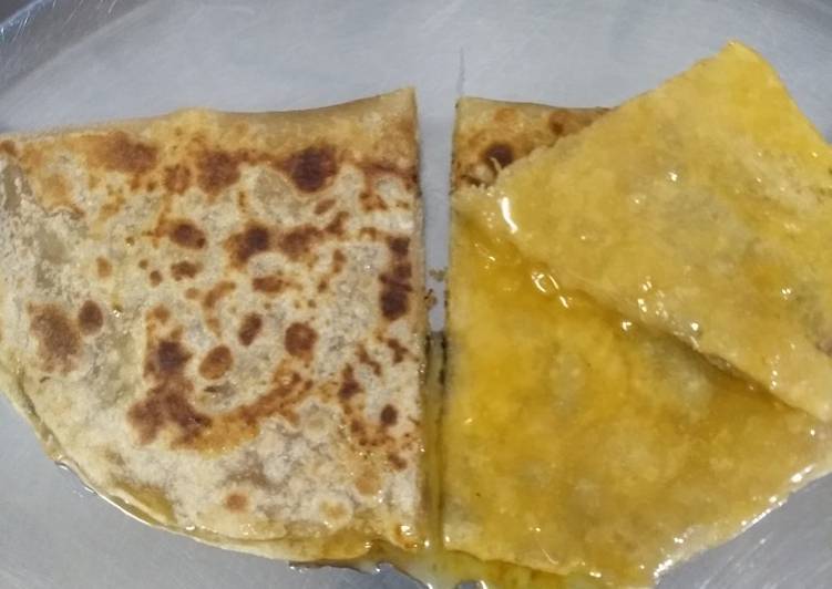 Stuffed gud Jaggery chapati