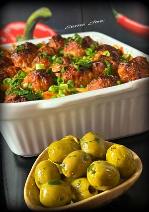 Zdjęcie przepisu Pieczone klopsiki z ziemniakami.