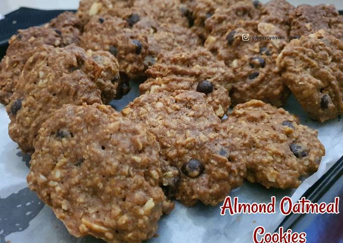 Almond Oatmeal Cookie