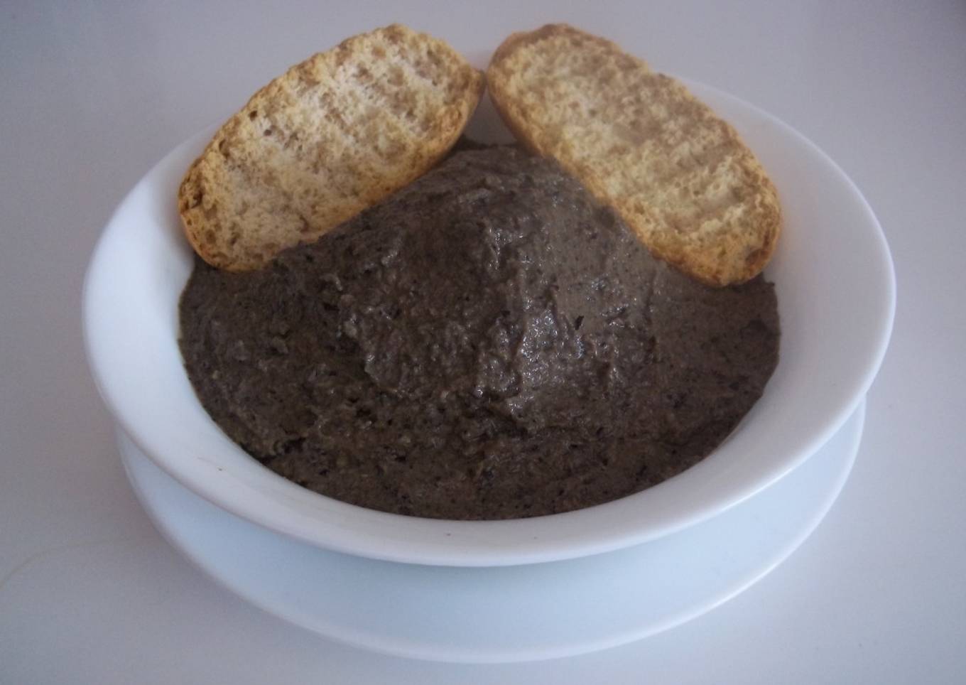 Paté de aceitunas negras al Brandy