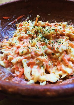 Una foto de Coleslaw
