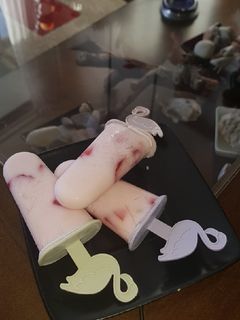 Una foto de Helados de frutillas. Rápidos y fáciles