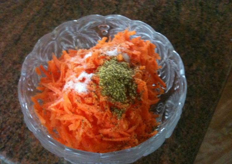 Steps to Make Homemade Carrot Salad