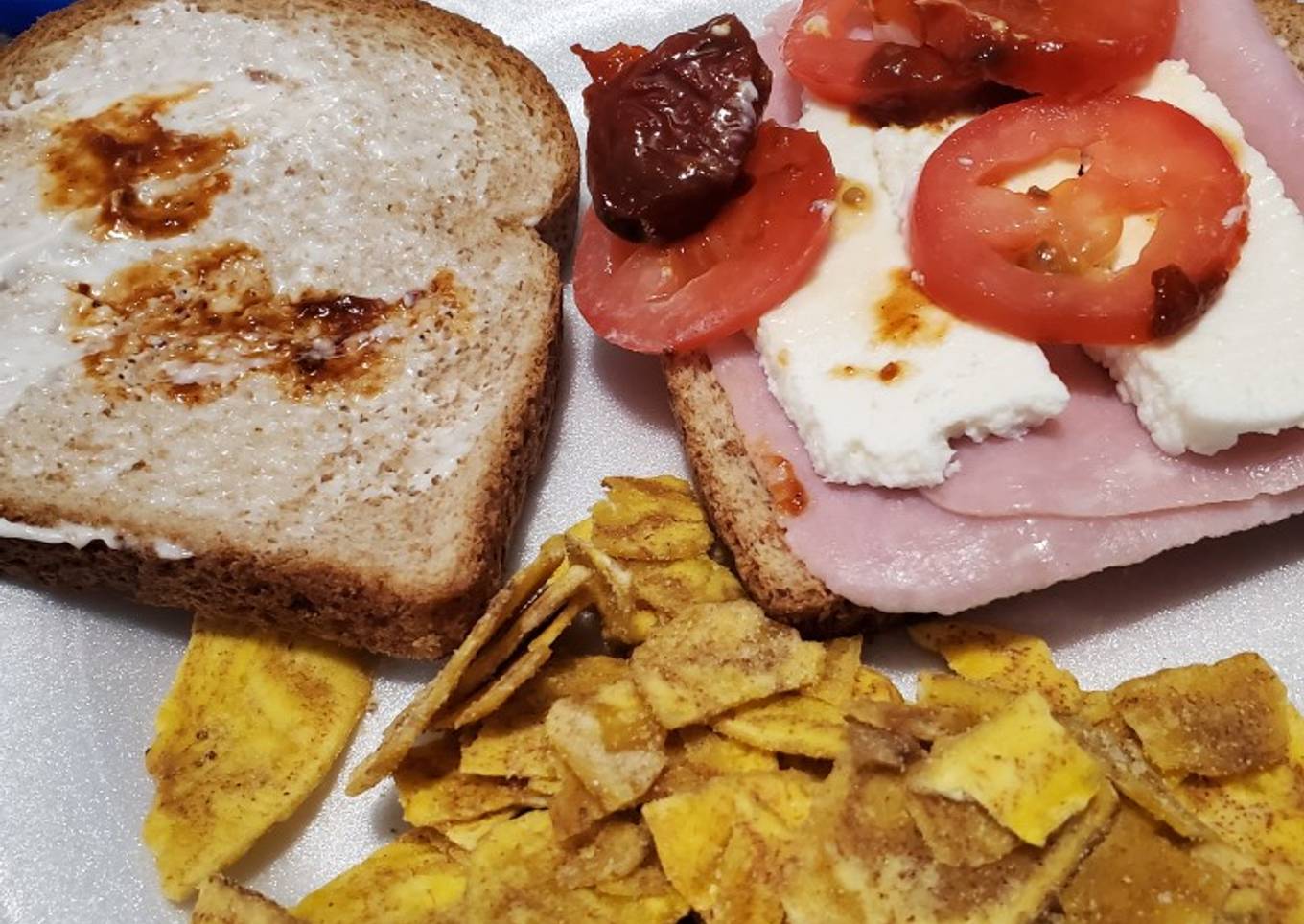 Sándwich de jamón con queso