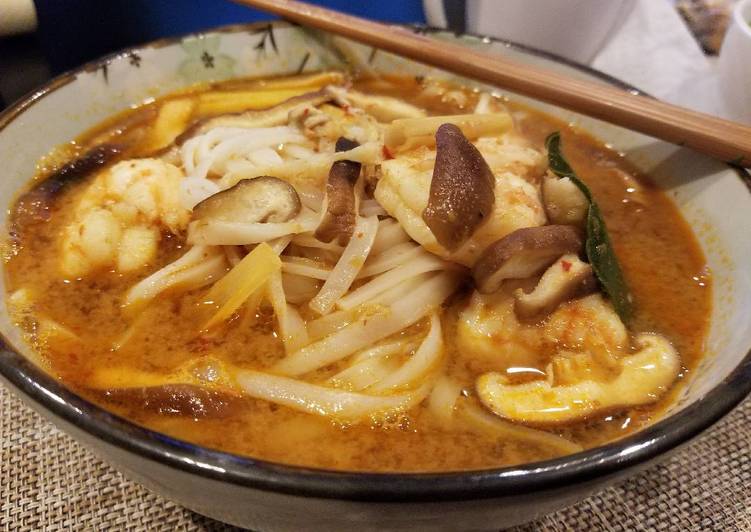 How to Make Ultimate Tom Yum Goong