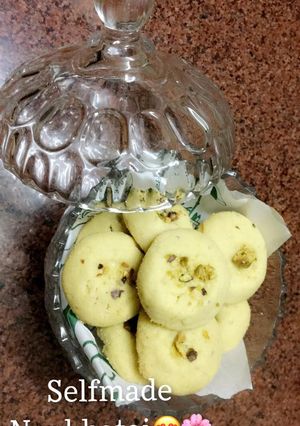 A picture of Nan khatai.