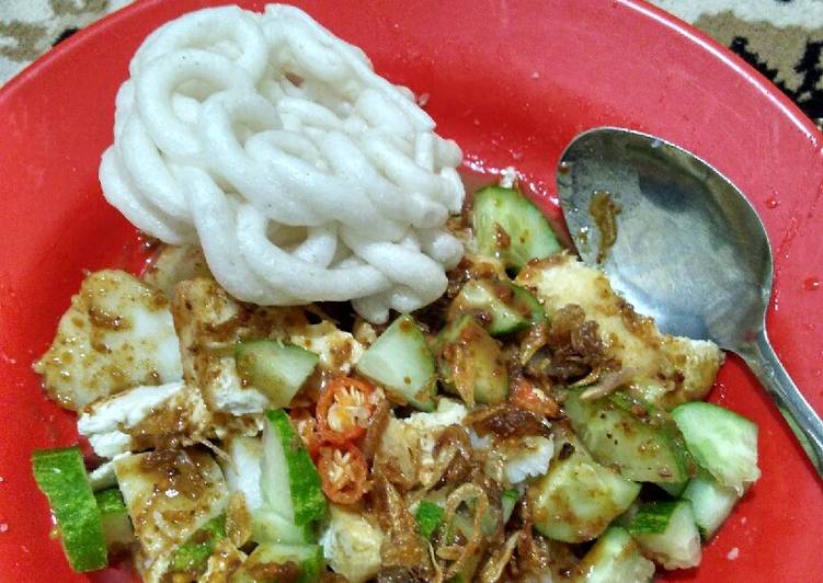 Lontong tahu irit