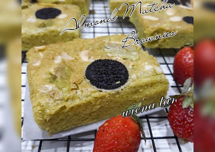 Almond Matcha Brownies