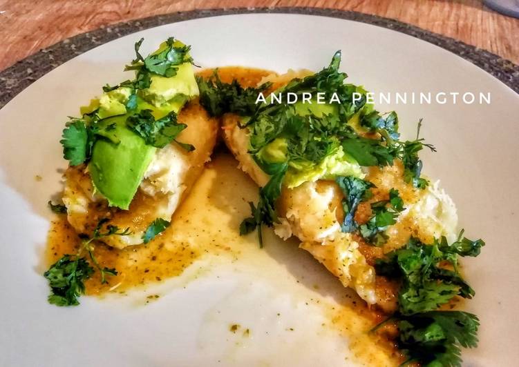 Tamales con pollo y salsa verde
