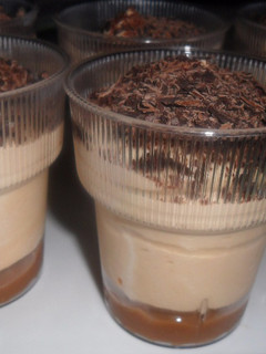 Una foto de Mousse de dulce de leche (shots)