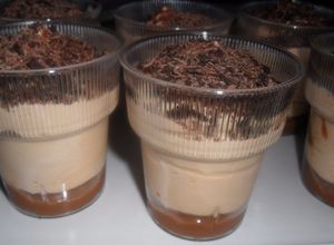 Una foto de Mousse de dulce de leche (shots)