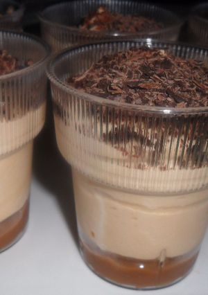 Una foto de Mousse de dulce de leche (shots)