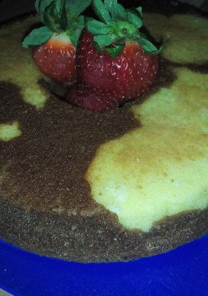 Una foto de Torta moteada de vainilla y chocolate