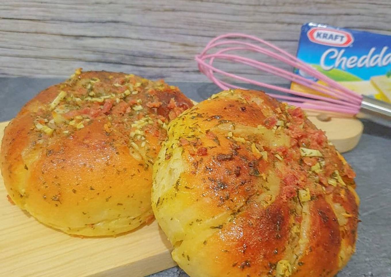 Korean Garlic Cheese Bread