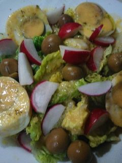 Una foto de Ensalada con salsa de frutas