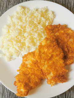 Csirkemell corn flakes bundában gluténmentesen recept fotója
