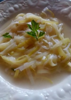 Una foto de Sopa de poro y papa