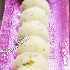 A picture of Instant Stuffed Rava Idli.
