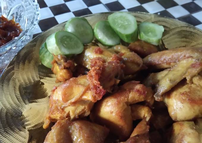 Resep Ayam goreng bumbu kuning yang Enak