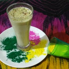 A picture of Traditional Patiyala Glass Thandai.