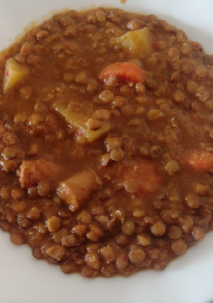 Una foto de Lentejas con salchichas de pollo