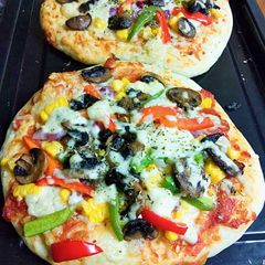 Vegetarian pizza A picture of Vegetarian pizza.