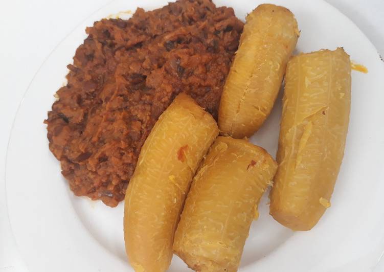 Porriage beans with boiled plantain