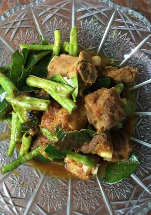 รูปของ ซี่โครงหมูผัดพริกแกงใต้