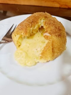 Una foto de Patatas rellenas de queso roquefort