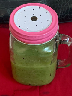 A picture of Kiwi cucumber juice.