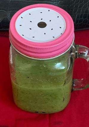A picture of Kiwi cucumber juice.