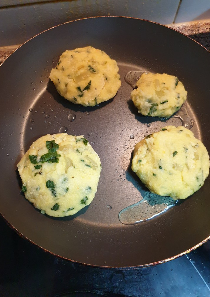 Una foto de Tortilla de papa con acelga