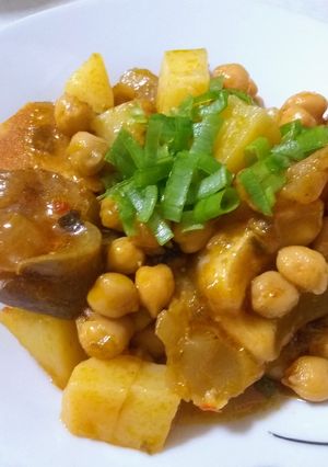 Una foto de Guiso de Patica de res con garbanzos