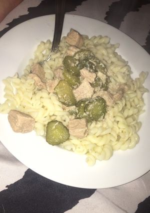 Tejszínes, uborkás csirkemell recept fotója