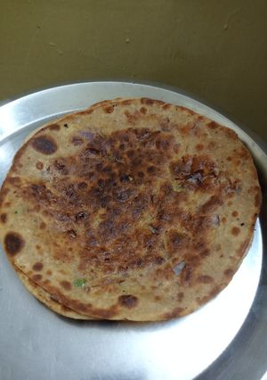 प्याज का पराठा (Pyaz ka paratha recipe in hindi) रेसिपी मुख्य फोटो