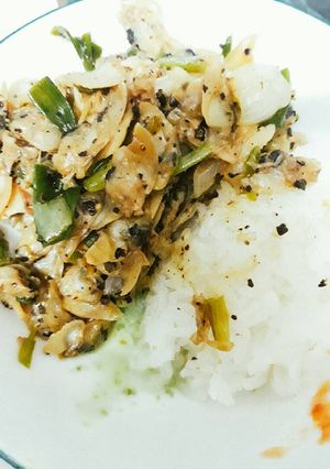 Hình của món Chem chép xào hành tiêu.