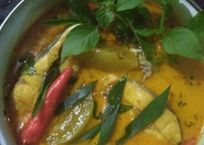 Resep Patin Bumbu Kuning Daun Kemangi yang Menggugah Selera