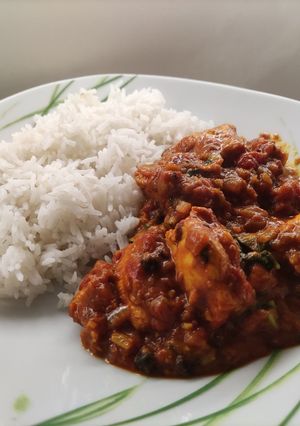 A picture of Indian pepper chicken.