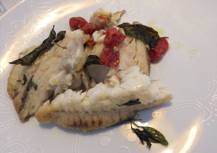 Tilápia com tomate cereja e manjericão - Tudogosreceitas