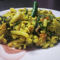 A picture of এগ স্পিং অনিঅন ভুজিয়া.