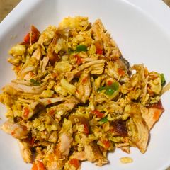A picture of Shredded chicken sauce.