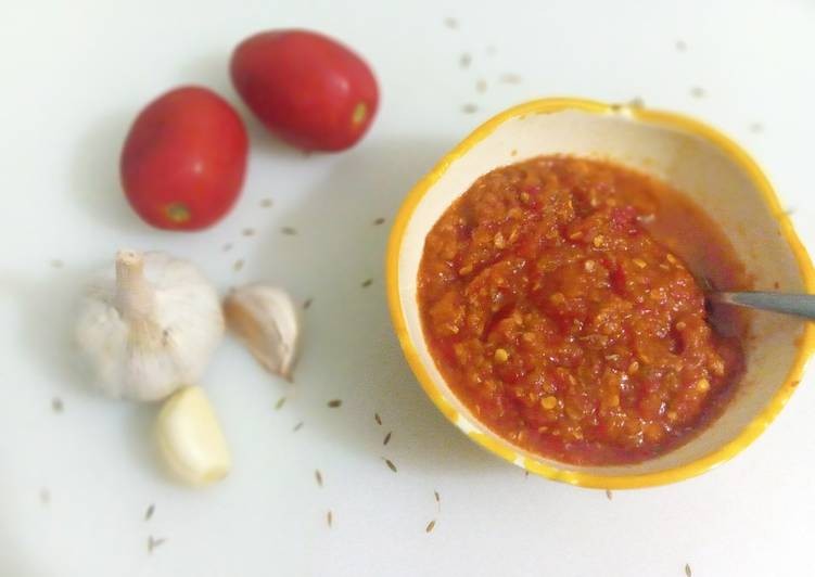 Simple Way to Make Perfect Chatpati Tomato Chutney