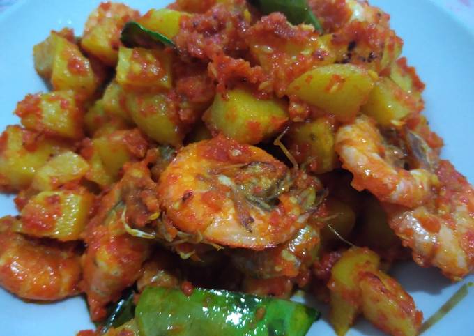 Balado udang kentang